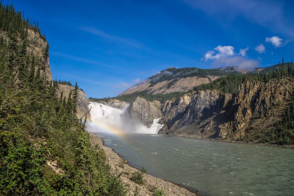 ナハニ国立公園（バージニアフォールズ）
Nahanni National Park (Virginia Falls)